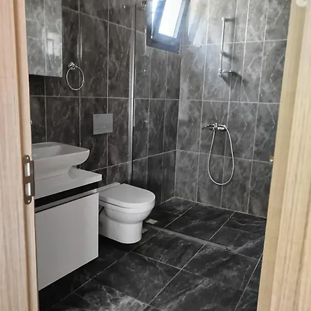 Laisla Lägenhetshotell Kusadası